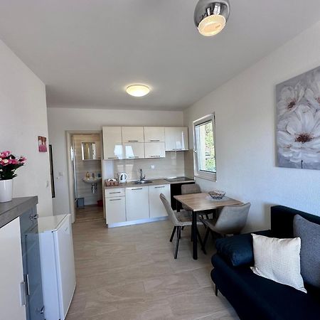 Apartmani Josipa Baška Voda Exteriör bild