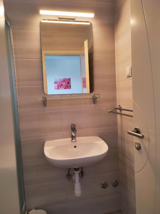 Apartmani Josipa Baška Voda Exteriör bild