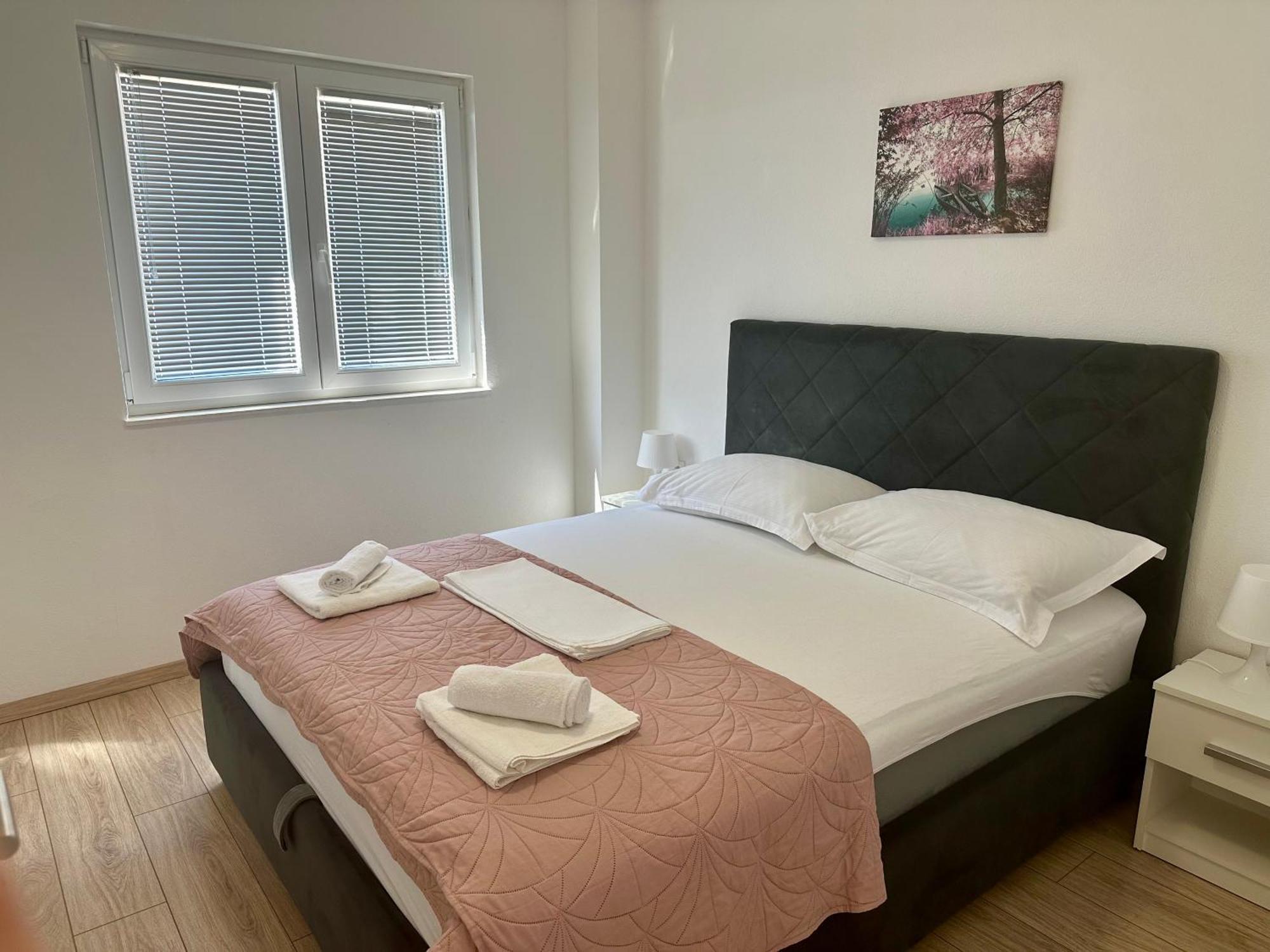 Apartmani Josipa Baška Voda Exteriör bild